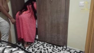 … فيلم عربي اباحي قصير، دقيت الباب على خالتي في الشومبر تعطيني حوايجي Fucking my Aunt in his room